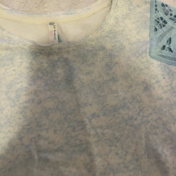 ✨Free People movement sun & done lace tie dye raw edge sweat shirt - exta small - Picture 2 of 2